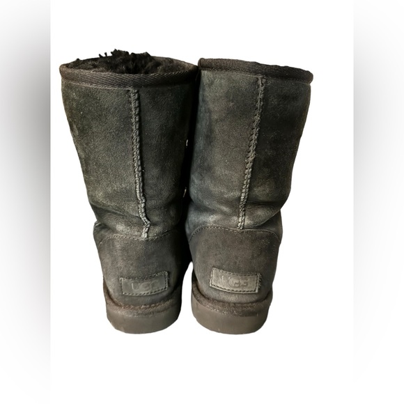Black UGG - Picture 3 of 5